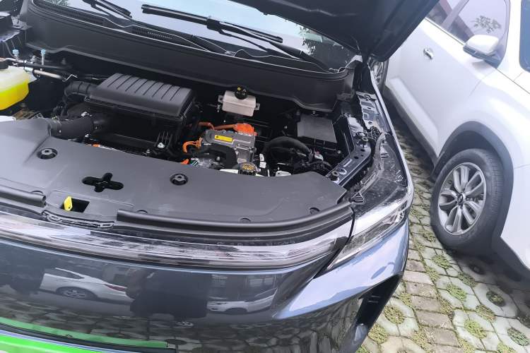 Used Landian E5 PLUS 2025 165 km Long-Range Version PLUS 5-Seater Engine Bay Left