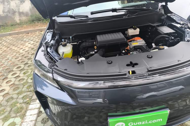 Used Landian E5 PLUS 2025 165 km Long-Range Version PLUS 5-Seater Engine Bay Right