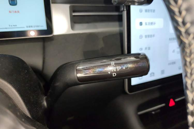 Used Landian E5 PLUS 2025 165 km Long-Range Version PLUS 7-Seater Gear Lever
