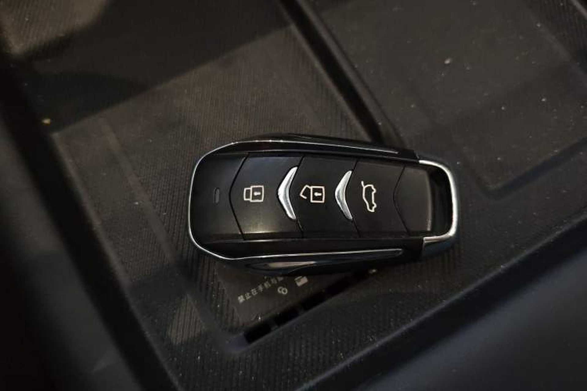 Used Landian E5 PLUS 2025 165 km Long-Range Version PLUS 7-Seater Interior 1