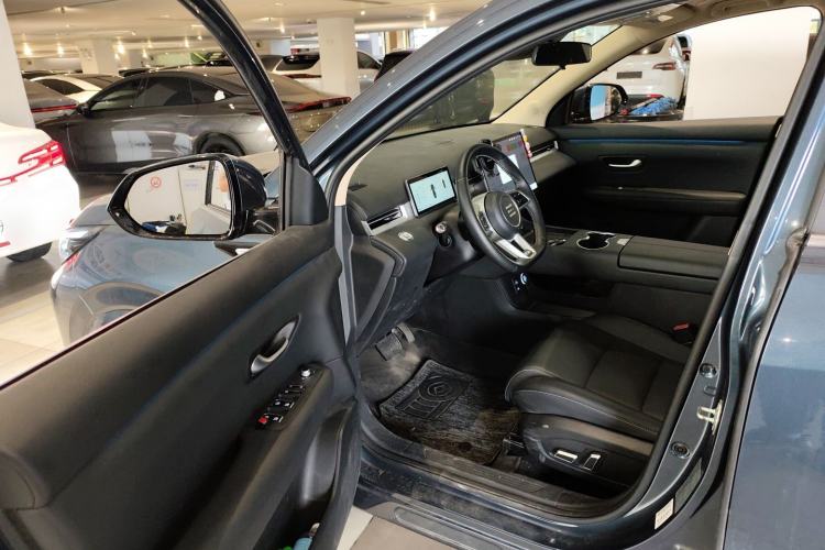 Used Landian E5 PLUS 2025 165 km Long-Range Version PLUS 7-Seater Interior 3