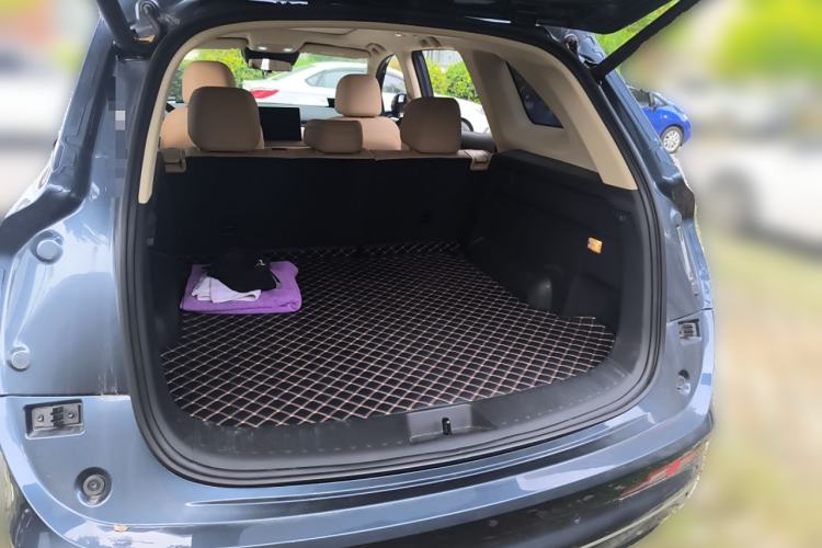 Used Landian E5 PLUS 2025 165 km Long-Range Version PLUS 5-Seater Trunk