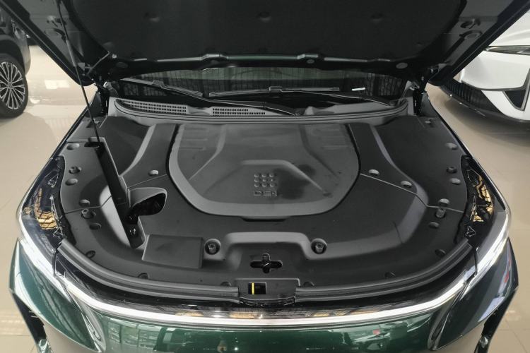 Used Landian E5 PLUS 2025 120km Standard Travel Custom Edition 5 Seats Engine Bay