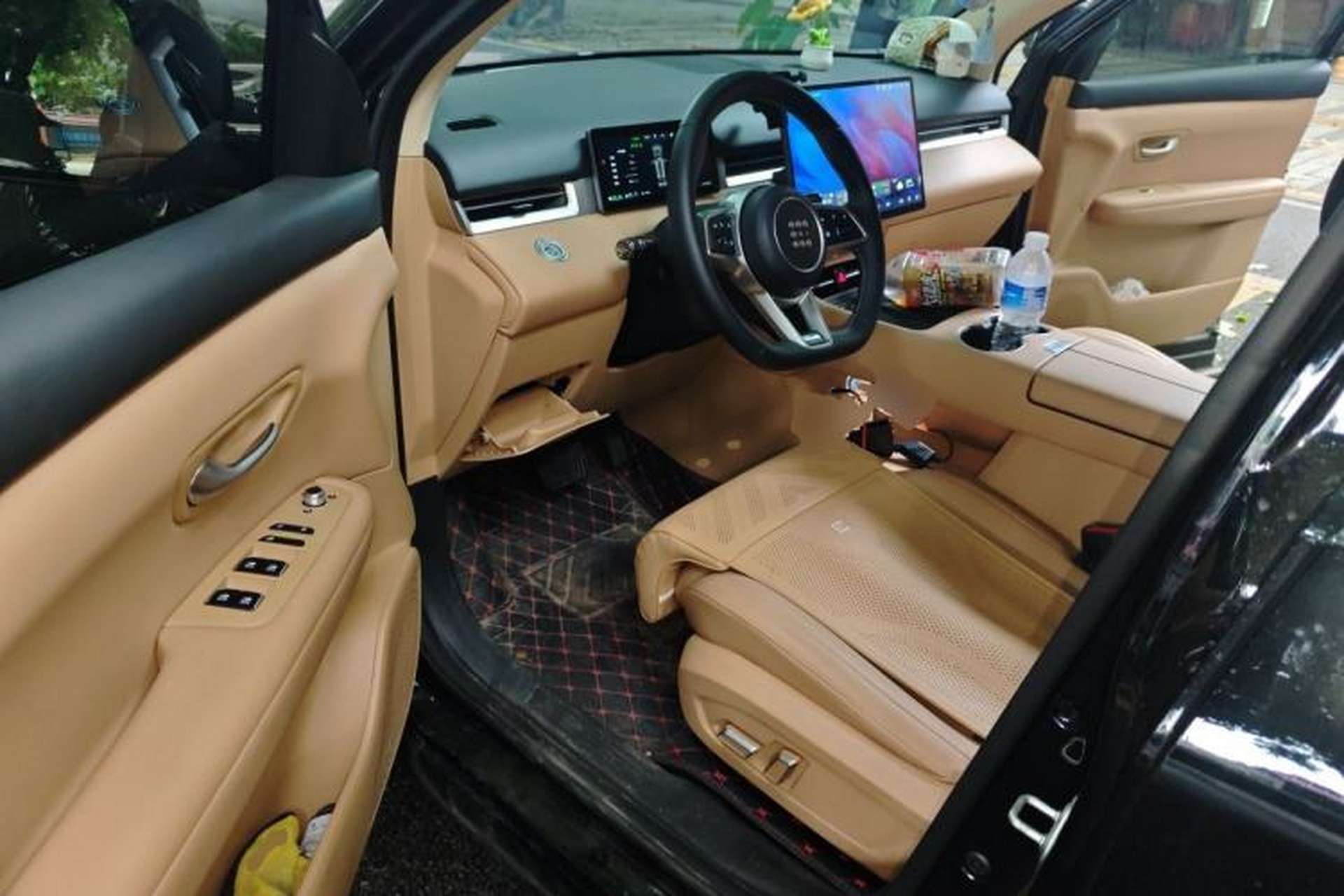 Used Landian E5 PLUS 2025 165 km Long-Range Version PLUS 7-Seater Driver Seat