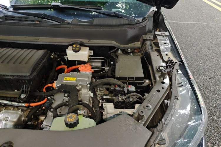 Used Landian E5 PLUS 2025 165 km Long-Range Version PLUS 7-Seater Engine Bay Left