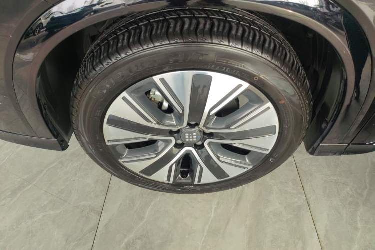 Used Landian E5 PLUS 2025 165 km Long-Range Version 7 Seats Exterior 2