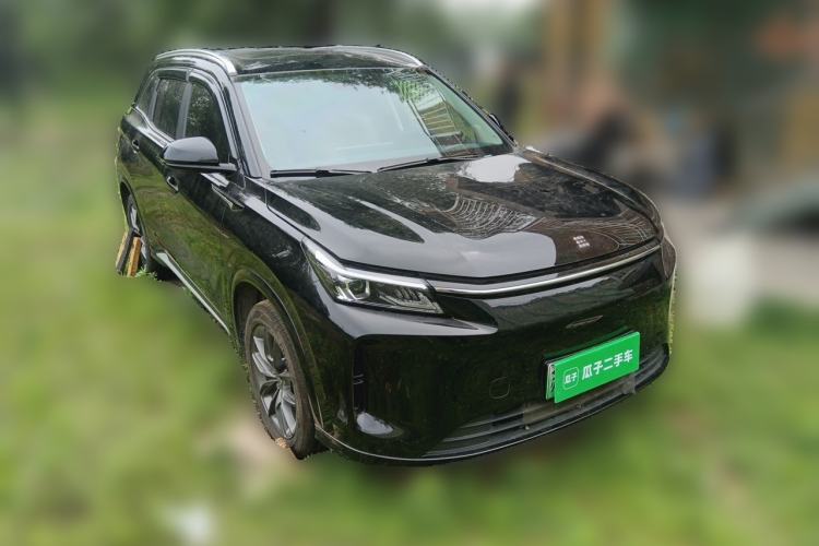 Used Landian E5 PLUS 2025 165 km Long-Range First Edition 5-Seater Front Right 45 Deg