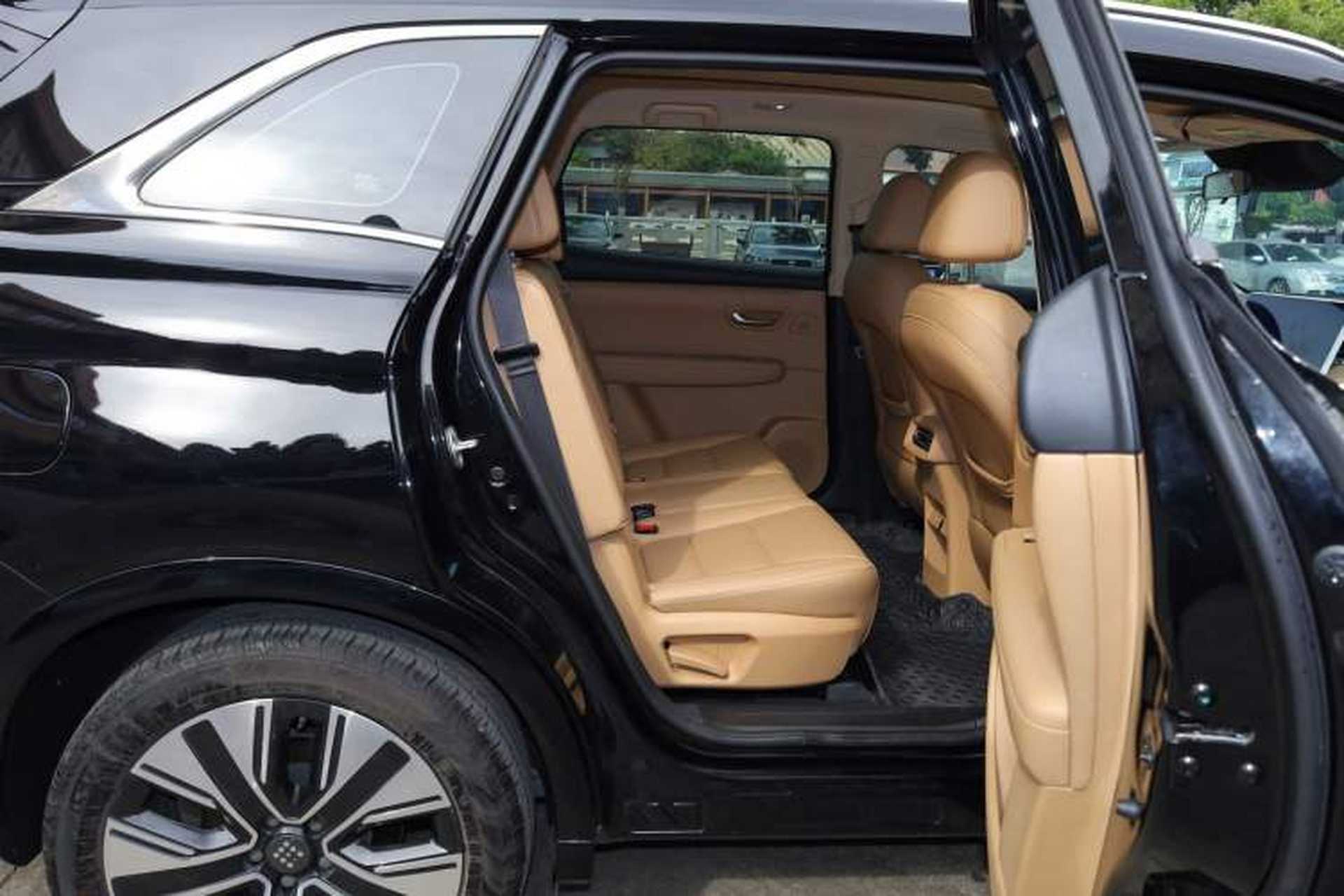 Used Landian E5 PLUS 2025 165 km Long-Range Version 7 Seats Interior 10