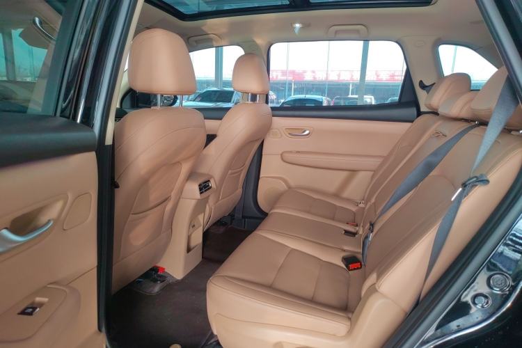 Used Landian E5 PLUS 2025 165 km Long-Range Version 7 Seats Interior 4