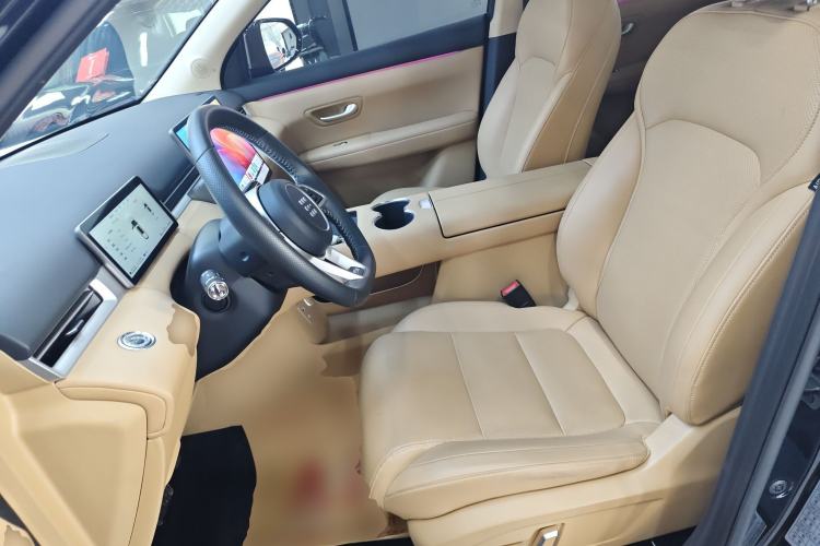 Used Landian E5 PLUS 2025 165 km Long-Range Version PLUS 7-Seater Left Front Seat