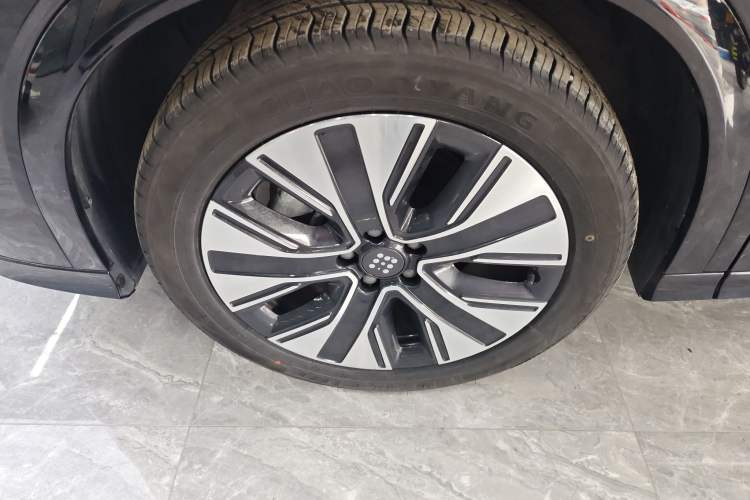 Used Landian E5 PLUS 2025 165 km Long-Range Version PLUS 7-Seater Left Front Wheel Hub