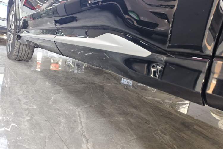 Used Landian E5 PLUS 2025 165 km Long-Range Version PLUS 7-Seater Left Side Sill