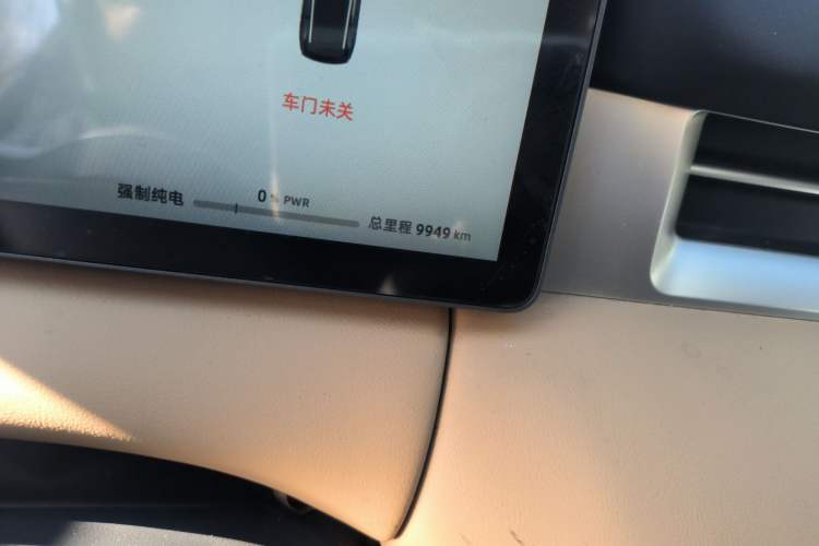 Used Landian E5 PLUS 2025 165 km Long-Range Version PLUS 7-Seater Odometer Close Up