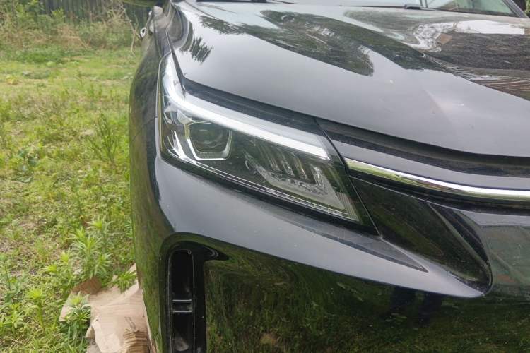 Used Landian E5 PLUS 2025 165 km Long-Range First Edition 5-Seater Right Front Headlight
