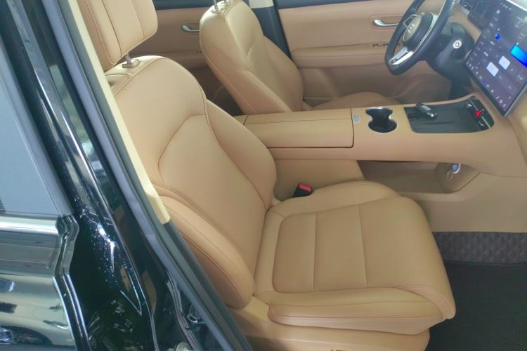 Used Landian E5 PLUS 2025 165 km Long-Range Version 7 Seats Right Front Seat