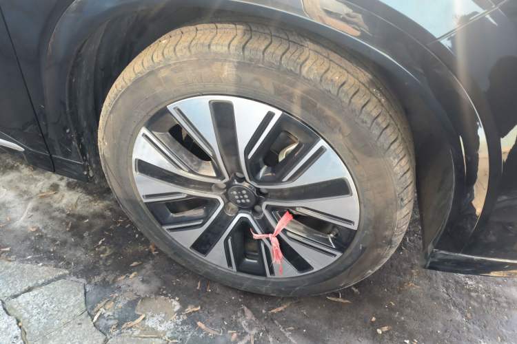 Used Landian E5 PLUS 2025 165 km Long-Range Version PLUS 7-Seater Right Front Wheel Hub