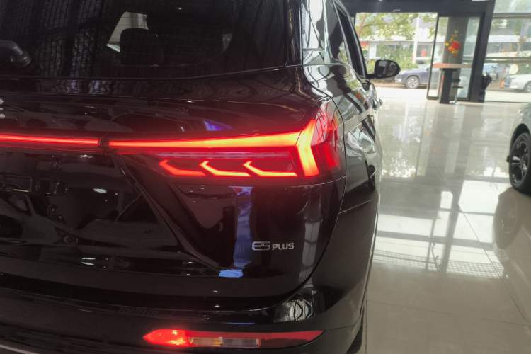 Used Landian E5 PLUS 2025 120km Standard Travel Custom Edition 7 Seats Right Rear Taillight