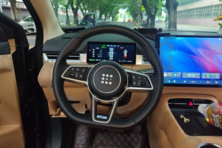 Used Landian E5 PLUS 2025 165 km Long-Range Version PLUS 7-Seater Steering Wheel
