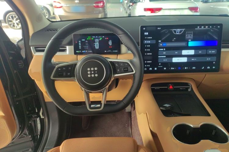 Used Landian E5 PLUS 2025 165 km Long-Range Version 7 Seats Steering Wheel