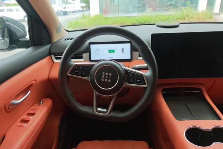 Used Landian E5 PLUS 2025 165 km Long-Range Flagship Version 7 Seats Steering Wheel