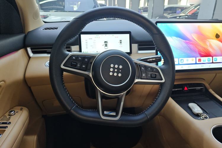 Used Landian E5 PLUS 2025 165 km Long-Range Version PLUS 7-Seater Steering Wheel