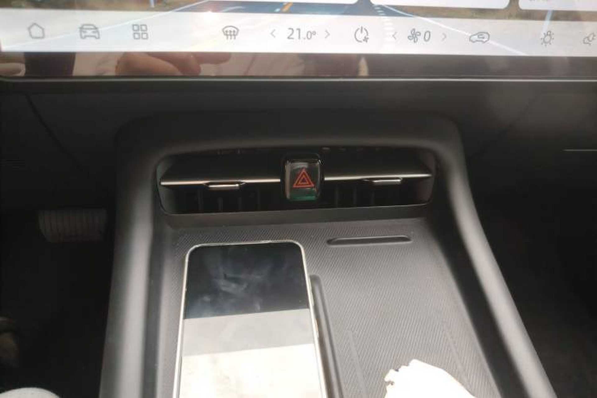 Used Landian E5 PLUS 2025 165 km Long-Range Version PLUS 7-Seater Audio And AC Panel