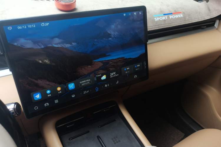 Used Landian E5 PLUS 2025 165 km Long-Range Version Pro 7-Seater Audio And AC Panel