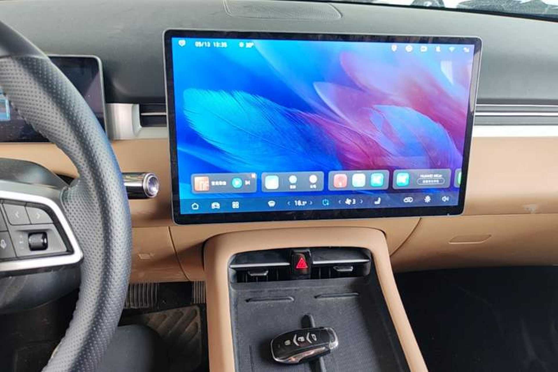 Used Landian E5 PLUS 2025 165 km Long-Range Version PLUS 5-Seater Audio And AC Panel
