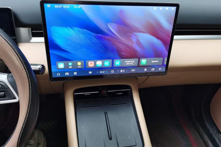 Used Landian E5 PLUS 2025 165 km Long-Range Version 7 Seats Audio And AC Panel