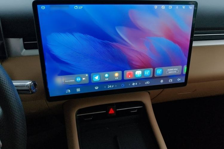 Used Landian E5 PLUS 2025 165 km Long-Range Version PLUS 5-Seater Audio And AC Panel