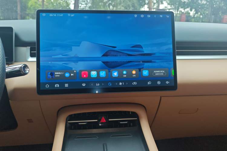 Used Landian E5 PLUS 2025 165 km Long-Range Version PLUS 5-Seater Audio And AC Panel