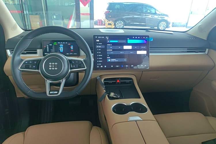 Used Landian E5 PLUS 2025 165 km Long-Range Version PLUS 5-Seater Center Console
