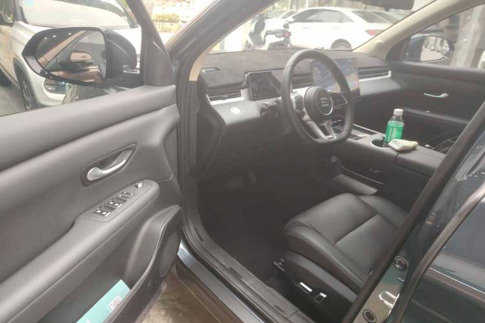 Used Landian E5 PLUS 2025 165 km Long-Range Version PLUS 7-Seater Driver Seat