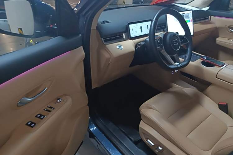 Used Landian E5 PLUS 2025 165 km Long-Range Version PLUS 5-Seater Driver Seat