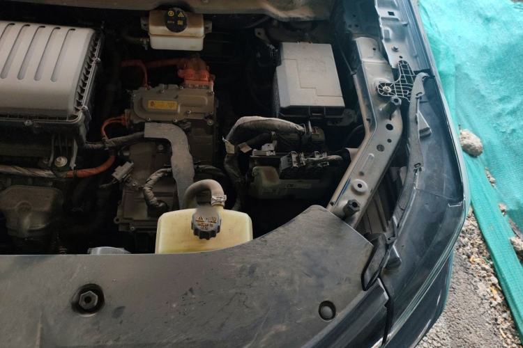 Used Landian E5 PLUS 2025 165 km Long-Range First Edition 7-Seater Engine Bay Left