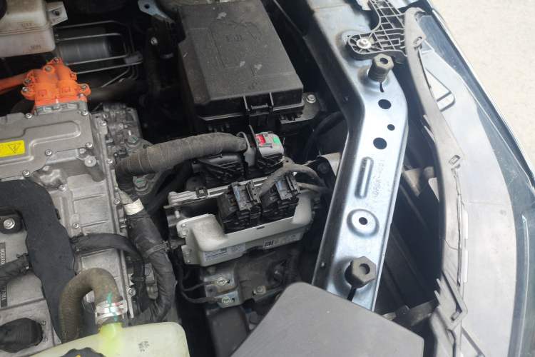 Used Landian E5 PLUS 2025 165 km Long-Range Version Pro 7-Seater Engine Bay Left