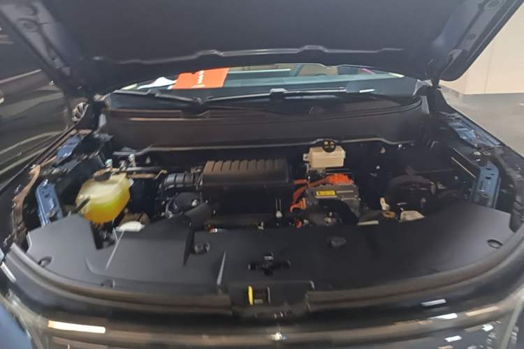 Used Landian E5 PLUS 2025 165 km Long-Range Version PLUS 5-Seater Engine Bay