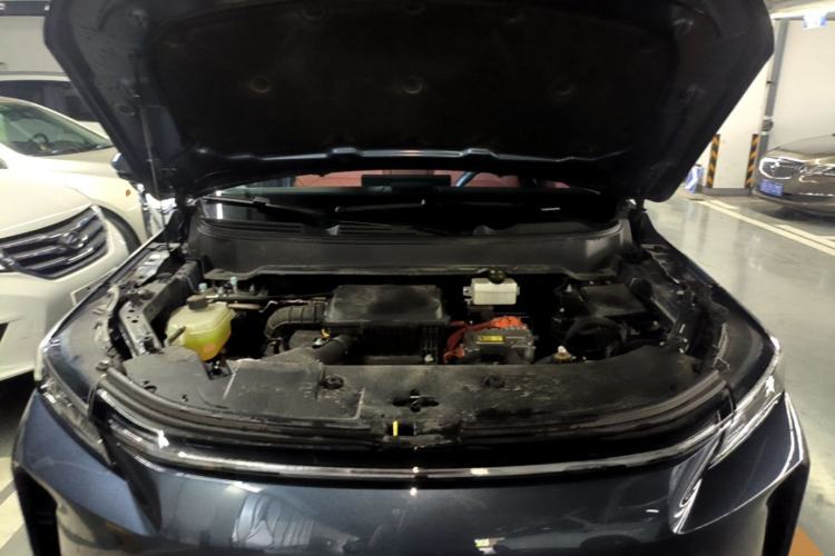 Used Landian E5 PLUS 2025 165 km Long-Range Flagship Version 7 Seats Engine Bay
