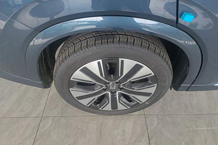 Used Landian E5 PLUS 2025 165 km Long-Range Version PLUS 5-Seater Exterior 3