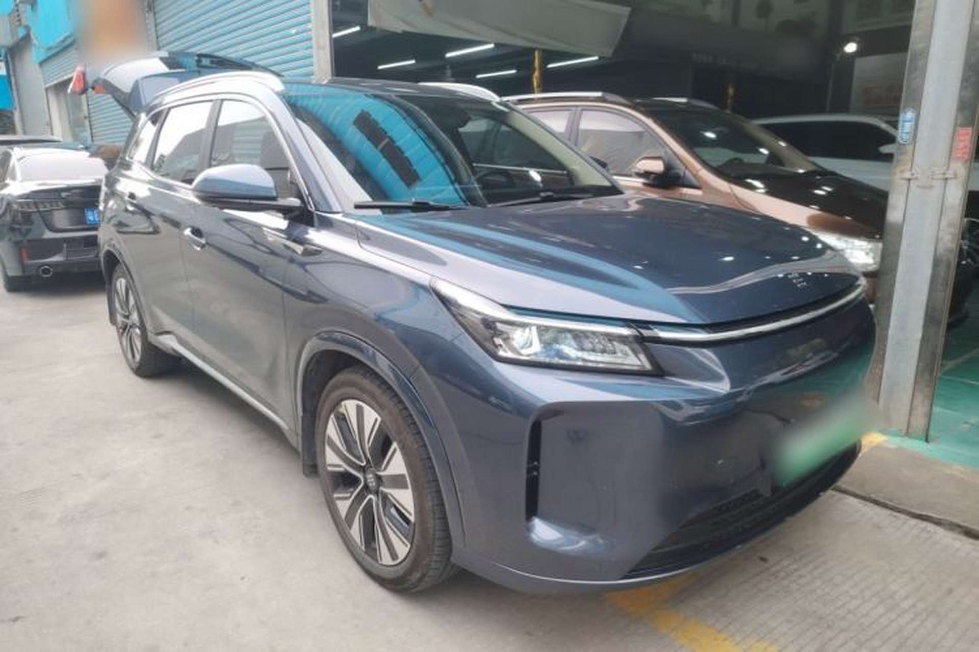 Used Landian E5 PLUS 2025 165 km Long-Range Version PLUS 7-Seater Front Right 45 Deg