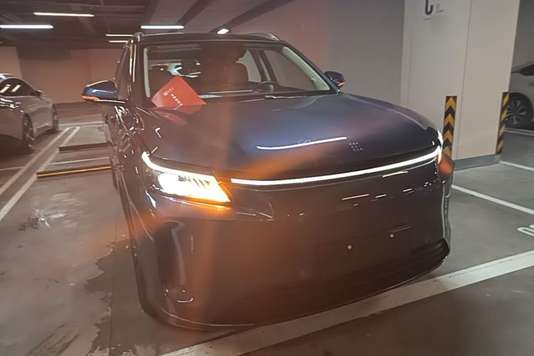 Used Landian E5 PLUS 2025 165 km Long-Range Version PLUS 5-Seater Front Right 45 Deg