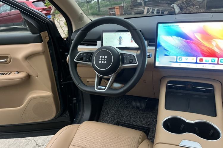 Used Landian E5 PLUS 2025 165 km Long-Range Version Pro 7-Seater Interior 2