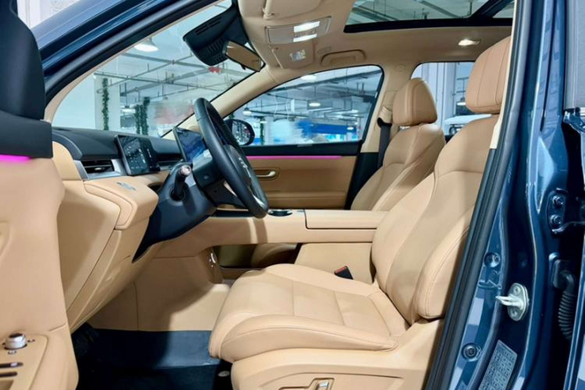Used Landian E5 PLUS 2025 165 km Long-Range Version PLUS 5-Seater Interior 2