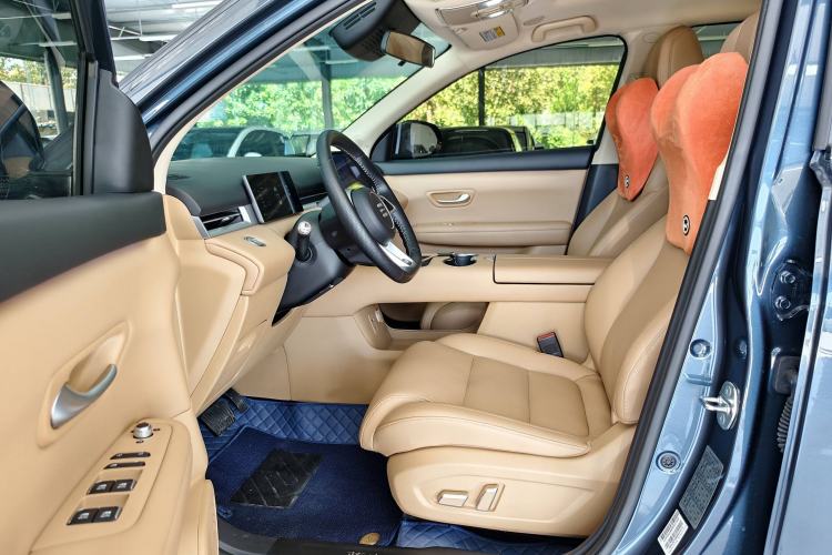 Used Landian E5 PLUS 2025 165 km Long-Range Version PLUS 5-Seater Interior 6