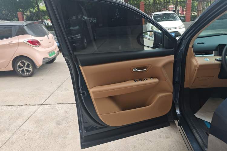Used Landian E5 PLUS 2025 165 km Long-Range Version PLUS 5-Seater Left Front Door Interior