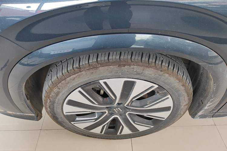 Used Landian E5 PLUS 2025 165 km Long-Range Version PLUS 5-Seater Left Front Wheel Hub