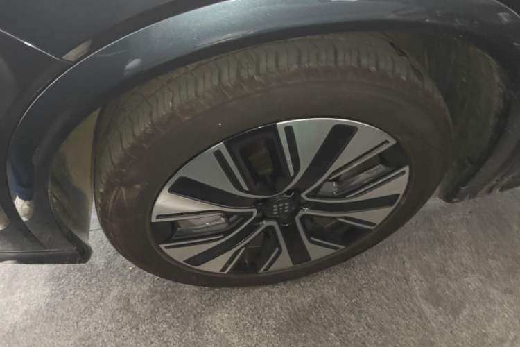 Used Landian E5 PLUS 2025 165 km Long-Range Version PLUS 7-Seater Left Front Wheel Hub