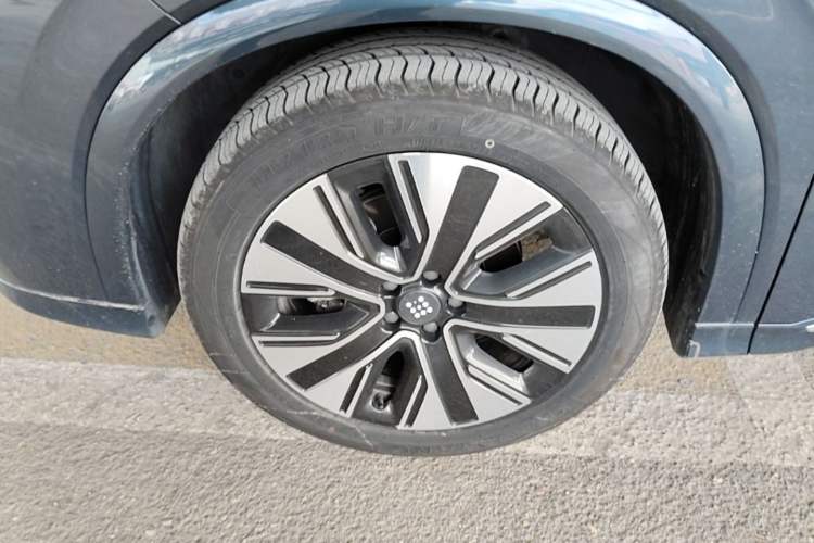 Used Landian E5 PLUS 2025 165 km Long-Range Version PLUS 5-Seater Left Front Wheel Hub