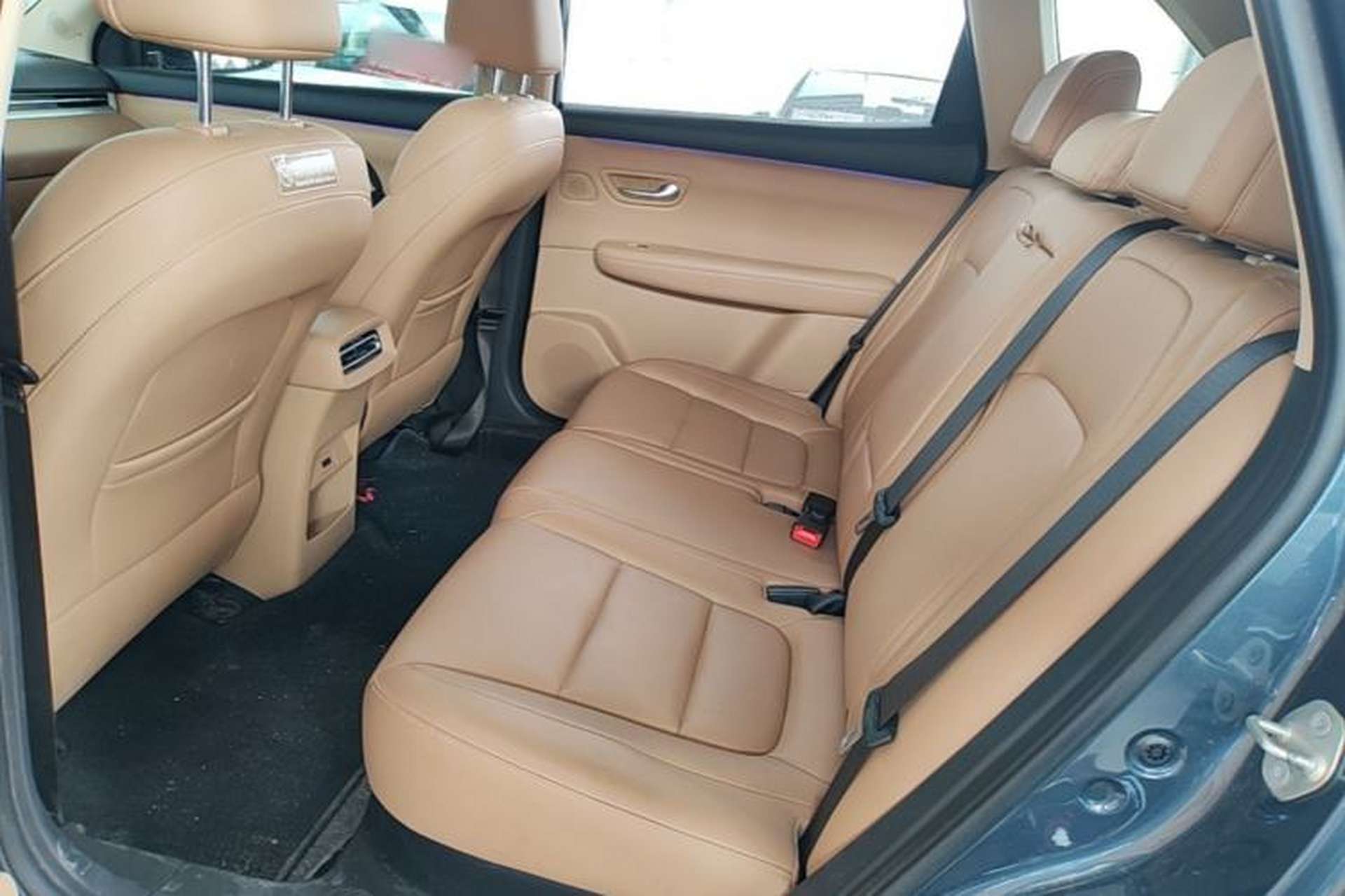 Used Landian E5 PLUS 2025 165 km Long-Range Version PLUS 5-Seater Left Rear Seat