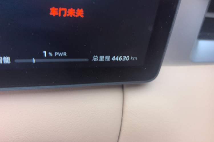 Used Landian E5 PLUS 2025 165 km Long-Range Version 5 Seats Odometer Close Up